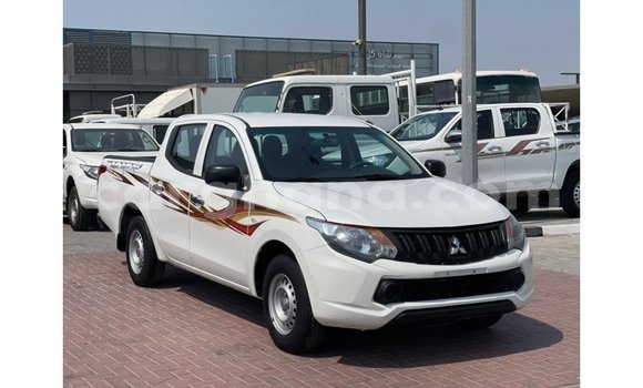 Sayi Imported Mitsubishi L200 White Mota in Import - Dubai a Ashanti Sayi Imported Mitsubishi L200 White Mota in Import - Dubai a Ashanti