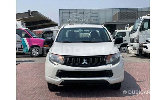 Sayi Imported Mitsubishi L200 White Mota in Import - Dubai a Ashanti Sayi Imported Mitsubishi L200 White Mota in Import - Dubai a Ashanti