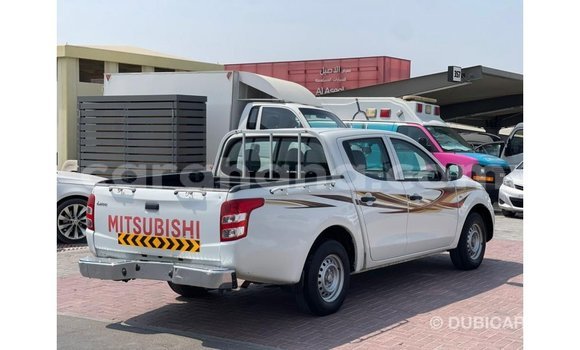Sayi Imported Mitsubishi L200 White Mota in Import - Dubai a Ashanti Sayi Imported Mitsubishi L200 White Mota in Import - Dubai a Ashanti