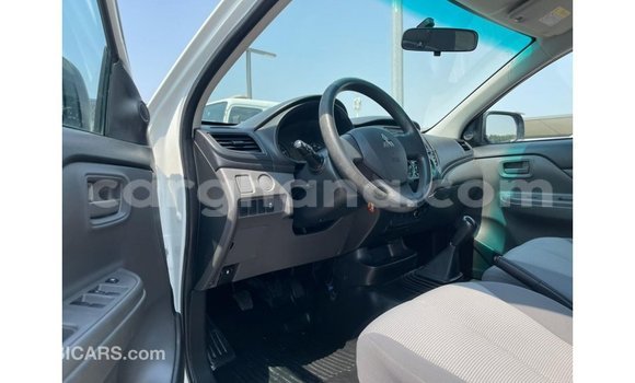 Sayi Imported Mitsubishi L200 White Mota in Import - Dubai a Ashanti Sayi Imported Mitsubishi L200 White Mota in Import - Dubai a Ashanti