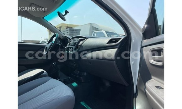 Sayi Imported Mitsubishi L200 White Mota in Import - Dubai a Ashanti Sayi Imported Mitsubishi L200 White Mota in Import - Dubai a Ashanti