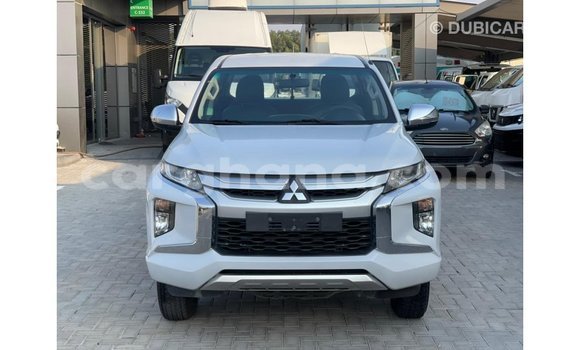 Buy Import Mitsubishi L200 White Car in Import - Dubai in Ashanti Buy Import Mitsubishi L200 White Car in Import - Dubai in Ashanti