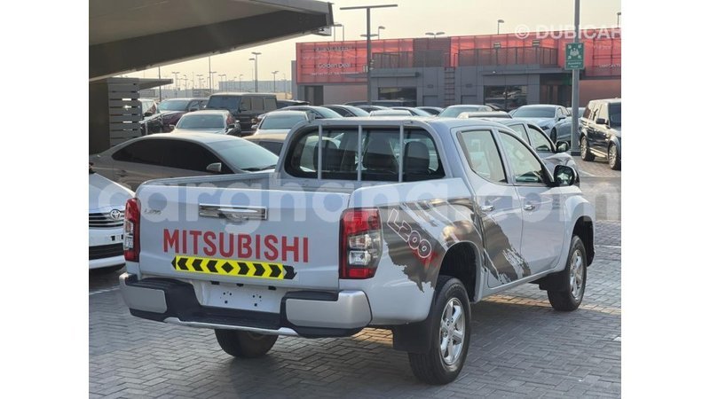 Big with watermark mitsubishi l200 ashanti import dubai 56729