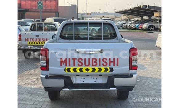 Buy Import Mitsubishi L200 White Car in Import - Dubai in Ashanti Buy Import Mitsubishi L200 White Car in Import - Dubai in Ashanti