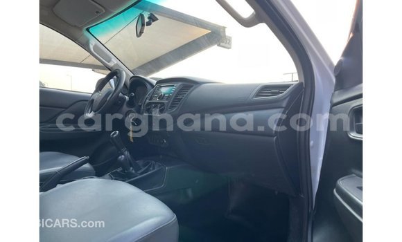 Buy Import Mitsubishi L200 White Car in Import - Dubai in Ashanti Buy Import Mitsubishi L200 White Car in Import - Dubai in Ashanti