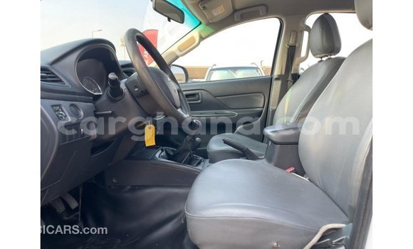Buy Import Mitsubishi L200 White Car in Import - Dubai in Ashanti Buy Import Mitsubishi L200 White Car in Import - Dubai in Ashanti
