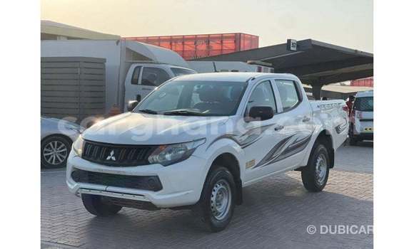 Sayi Imported Mitsubishi L200 White Mota in Import - Dubai a Ashanti Sayi Imported Mitsubishi L200 White Mota in Import - Dubai a Ashanti