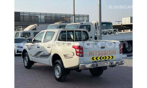 Sayi Imported Mitsubishi L200 White Mota in Import - Dubai a Ashanti Sayi Imported Mitsubishi L200 White Mota in Import - Dubai a Ashanti