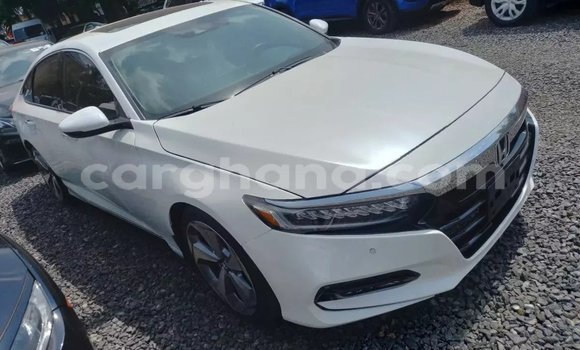 Ra Àlòkù Honda Accord funfun Ọkọ̀ in Accra ni Greater Accra