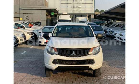 Sayi Imported Mitsubishi L200 White Mota in Import - Dubai a Ashanti Sayi Imported Mitsubishi L200 White Mota in Import - Dubai a Ashanti