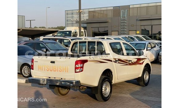 Sayi Imported Mitsubishi L200 White Mota in Import - Dubai a Ashanti Sayi Imported Mitsubishi L200 White Mota in Import - Dubai a Ashanti
