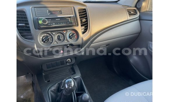Sayi Imported Mitsubishi L200 White Mota in Import - Dubai a Ashanti Sayi Imported Mitsubishi L200 White Mota in Import - Dubai a Ashanti