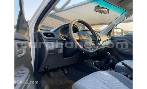 Sayi Imported Mitsubishi L200 White Mota in Import - Dubai a Ashanti Sayi Imported Mitsubishi L200 White Mota in Import - Dubai a Ashanti