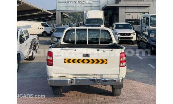 Ra Imported Mitsubishi L200 funfun Ọkọ̀ in Import - Dubai ni Ashanti Ra Imported Mitsubishi L200 funfun Ọkọ̀ in Import - Dubai ni Ashanti