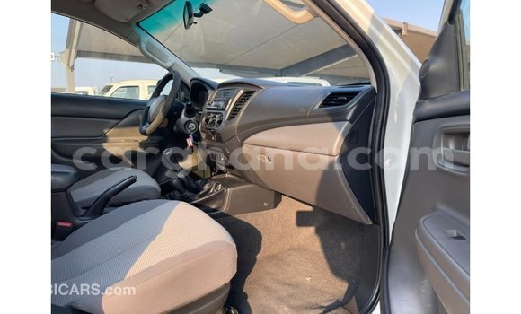 Ra Imported Mitsubishi L200 funfun Ọkọ̀ in Import - Dubai ni Ashanti Ra Imported Mitsubishi L200 funfun Ọkọ̀ in Import - Dubai ni Ashanti