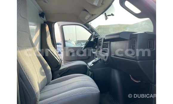 Sayi Imported Chevrolet Express White Mota in Import - Dubai a Ashanti Sayi Imported Chevrolet Express White Mota in Import - Dubai a Ashanti