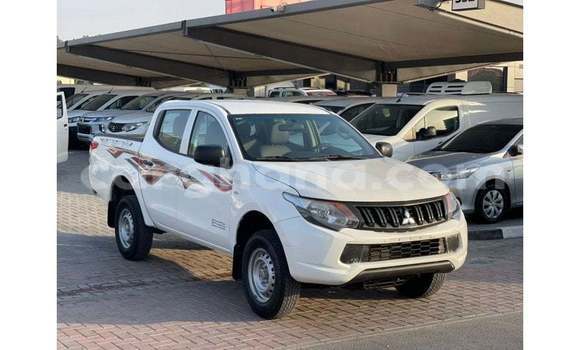 Buy Import Mitsubishi L200 White Car in Import - Dubai in Ashanti