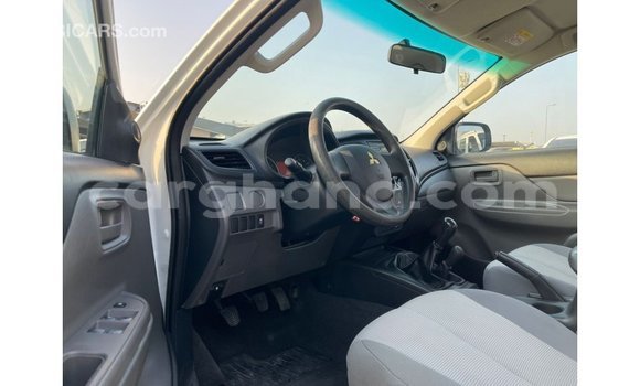 Ra Imported Mitsubishi L200 funfun Ọkọ̀ in Import - Dubai ni Ashanti Ra Imported Mitsubishi L200 funfun Ọkọ̀ in Import - Dubai ni Ashanti