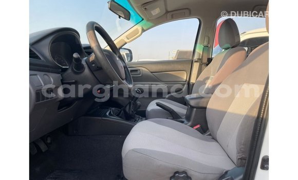 Ra Imported Mitsubishi L200 funfun Ọkọ̀ in Import - Dubai ni Ashanti Ra Imported Mitsubishi L200 funfun Ọkọ̀ in Import - Dubai ni Ashanti