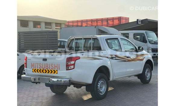 Ra Imported Mitsubishi L200 funfun Ọkọ̀ in Import - Dubai ni Ashanti Ra Imported Mitsubishi L200 funfun Ọkọ̀ in Import - Dubai ni Ashanti