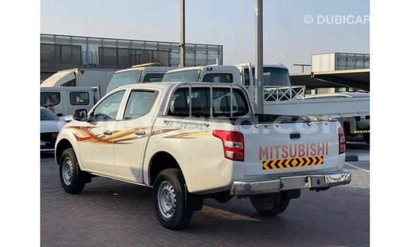 Ra Imported Mitsubishi L200 funfun Ọkọ̀ in Import - Dubai ni Ashanti Ra Imported Mitsubishi L200 funfun Ọkọ̀ in Import - Dubai ni Ashanti