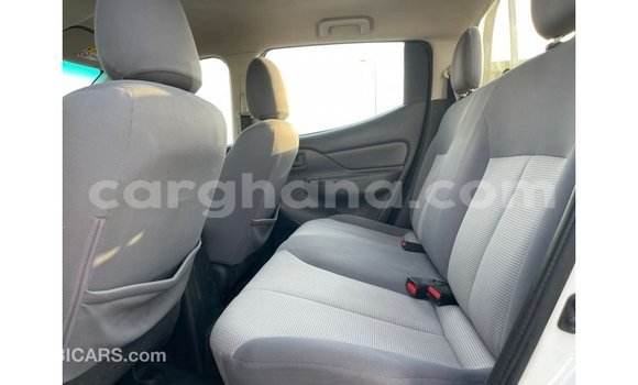 Ra Imported Mitsubishi L200 funfun Ọkọ̀ in Import - Dubai ni Ashanti Ra Imported Mitsubishi L200 funfun Ọkọ̀ in Import - Dubai ni Ashanti