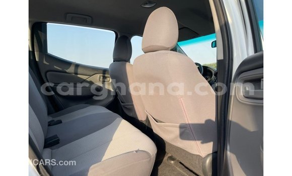Ra Imported Mitsubishi L200 funfun Ọkọ̀ in Import - Dubai ni Ashanti Ra Imported Mitsubishi L200 funfun Ọkọ̀ in Import - Dubai ni Ashanti