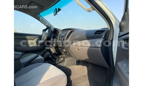 Ra Imported Mitsubishi L200 funfun Ọkọ̀ in Import - Dubai ni Ashanti Ra Imported Mitsubishi L200 funfun Ọkọ̀ in Import - Dubai ni Ashanti