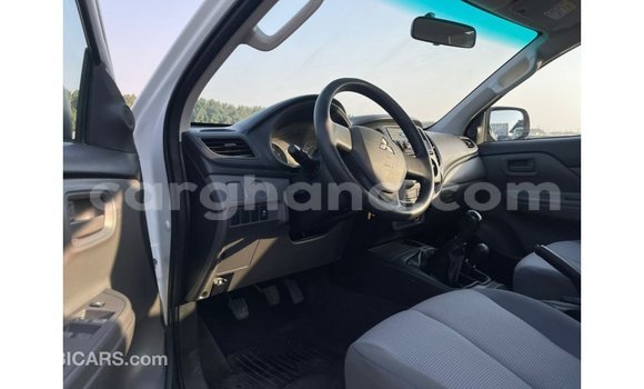 Ra Imported Mitsubishi L200 funfun Ọkọ̀ in Import - Dubai ni Ashanti Ra Imported Mitsubishi L200 funfun Ọkọ̀ in Import - Dubai ni Ashanti