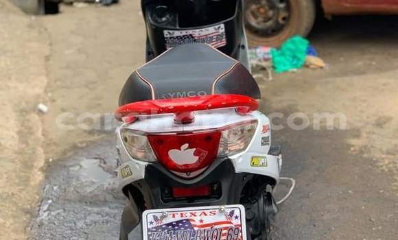 Buy Used Honda Scooters White Bike in Sekondi–Takoradi Metropolitan in Western Buy Used Honda Scooters White Bike in Sekondi–Takoradi Metropolitan in Western