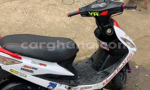 Buy Used Honda Scooters White Bike in Sekondi–Takoradi Metropolitan in Western Buy Used Honda Scooters White Bike in Sekondi–Takoradi Metropolitan in Western