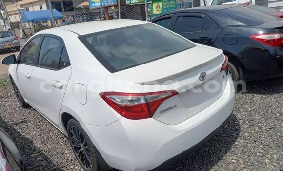 Ra Àlòkù Toyota Corolla funfun Ọkọ̀ in Accra ni Greater Accra Ra Àlòkù Toyota Corolla funfun Ọkọ̀ in Accra ni Greater Accra