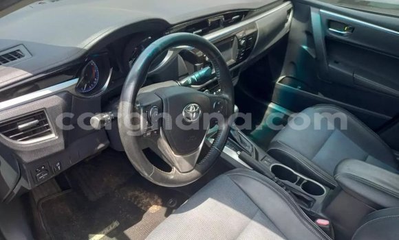 Ra Àlòkù Toyota Corolla funfun Ọkọ̀ in Accra ni Greater Accra Ra Àlòkù Toyota Corolla funfun Ọkọ̀ in Accra ni Greater Accra