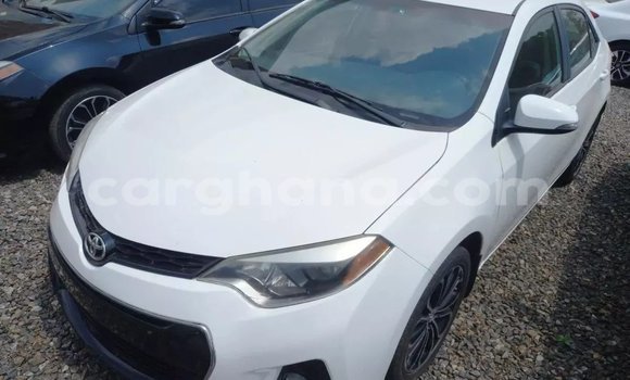 Ra Àlòkù Toyota Corolla funfun Ọkọ̀ in Accra ni Greater Accra Ra Àlòkù Toyota Corolla funfun Ọkọ̀ in Accra ni Greater Accra