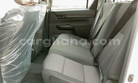 Sayi Na hannu Toyota Hilux White Mota in Sekondi–Takoradi Metropolitan a Yamma Sayi Na hannu Toyota Hilux White Mota in Sekondi–Takoradi Metropolitan a Yamma