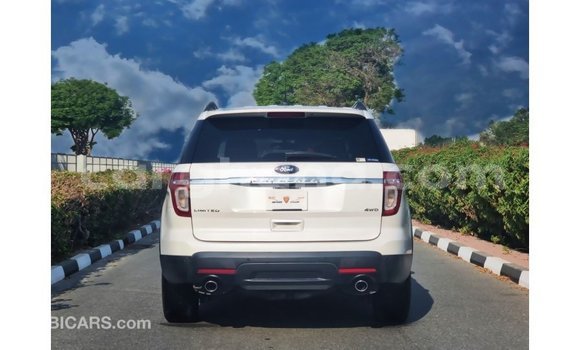 Buy Import Ford Explorer White Car in Import - Dubai in Ashanti Buy Import Ford Explorer White Car in Import - Dubai in Ashanti