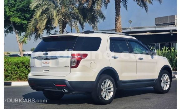 Buy Import Ford Explorer White Car in Import - Dubai in Ashanti Buy Import Ford Explorer White Car in Import - Dubai in Ashanti