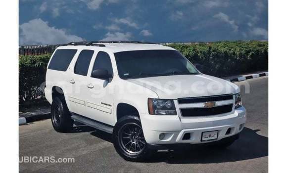 Ra Imported Chevrolet Suburban funfun Ọkọ̀ in Import - Dubai ni Ashanti Ra Imported Chevrolet Suburban funfun Ọkọ̀ in Import - Dubai ni Ashanti