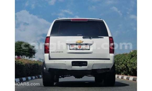 Ra Imported Chevrolet Suburban funfun Ọkọ̀ in Import - Dubai ni Ashanti Ra Imported Chevrolet Suburban funfun Ọkọ̀ in Import - Dubai ni Ashanti