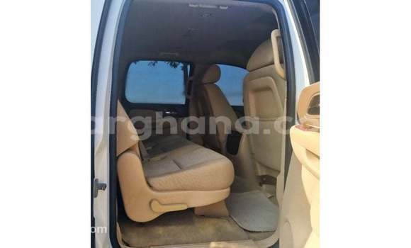 Ra Imported Chevrolet Suburban funfun Ọkọ̀ in Import - Dubai ni Ashanti Ra Imported Chevrolet Suburban funfun Ọkọ̀ in Import - Dubai ni Ashanti
