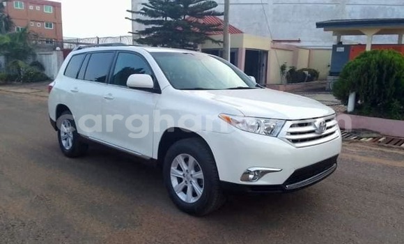 Buy Used Toyota Highlander White Car in Accra in Greater Accra Buy Used Toyota Highlander White Car in Accra in Greater Accra