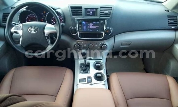 Buy Used Toyota Highlander White Car in Accra in Greater Accra Buy Used Toyota Highlander White Car in Accra in Greater Accra