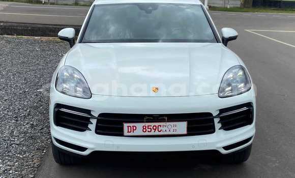 Ra Àlòkù Porsche Cayenne funfun Ọkọ̀ in Accra ni Greater Accra