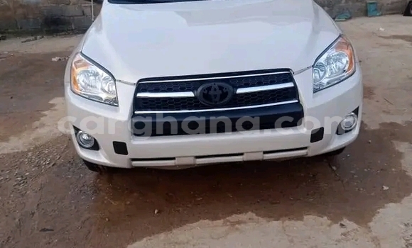 Buy Used Toyota RAV4 White Car in Accra in Greater Accra Buy Used Toyota RAV4 White Car in Accra in Greater Accra