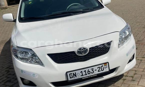 Ra Àlòkù Toyota Corolla funfun Ọkọ̀ in Accra ni Greater Accra