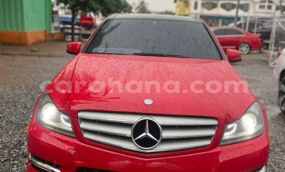 Sayi Na hannu Mercedes-Benz C250 coupe Red Mota in Accra a Greater Accra
