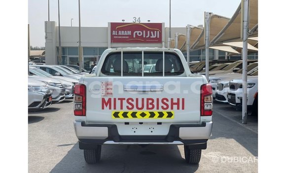 Ra Imported Mitsubishi L200 funfun Ọkọ̀ in Import - Dubai ni Ashanti Ra Imported Mitsubishi L200 funfun Ọkọ̀ in Import - Dubai ni Ashanti