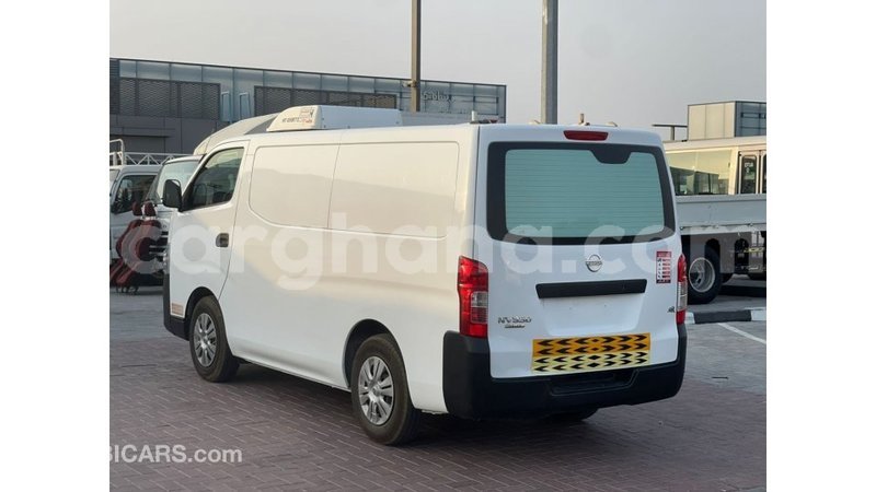 Big with watermark nissan urvan ashanti import dubai 57018