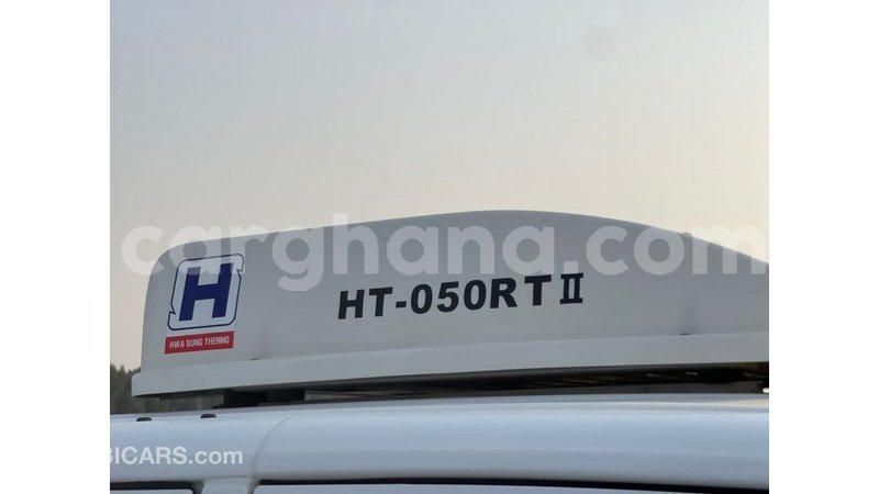 Big with watermark nissan urvan ashanti import dubai 57018