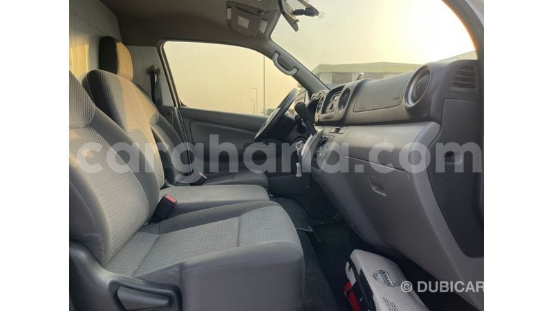 Big with watermark nissan urvan ashanti import dubai 57018